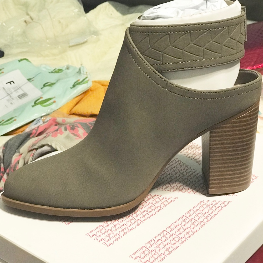 Women’s Booties - Picture 4 of 4